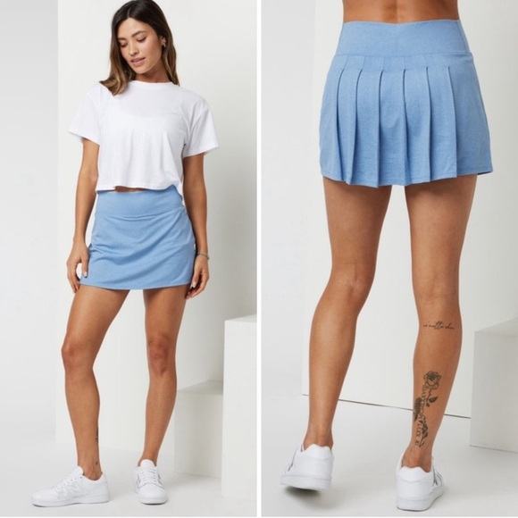 Vuori Dresses & Skirts - Vuori Halo Performance Women's DreamKnit Skirt Isle Blue Heather Womens Small
